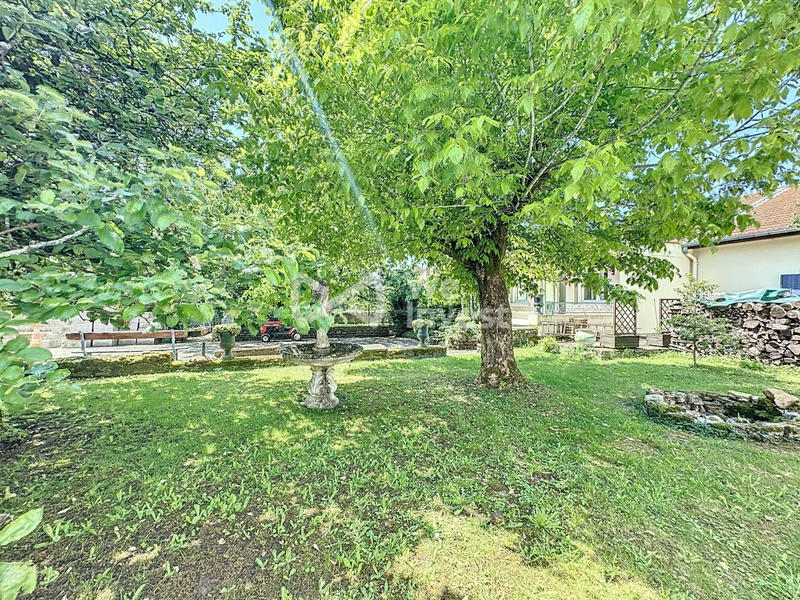 Maison - 284 m² - 13 pièces