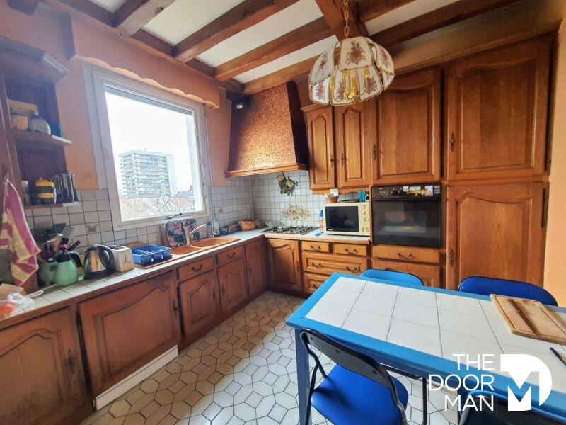 Propriété - 242 m² - 9 pièces