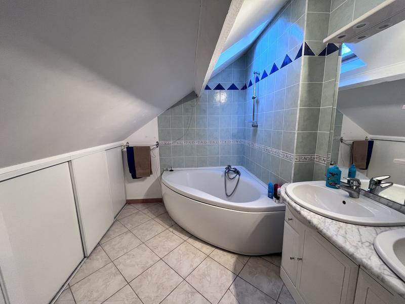 Maison - 165 m² - 7 pièces