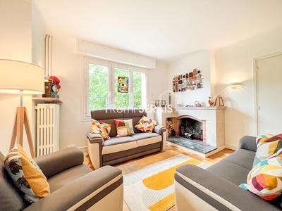 Maison - 248 m² - 9 pièces