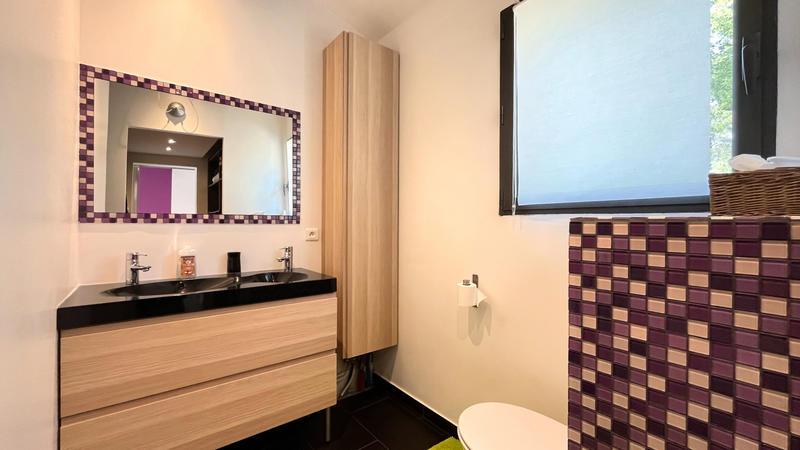 Propriété - 246 m² - 8 pièces