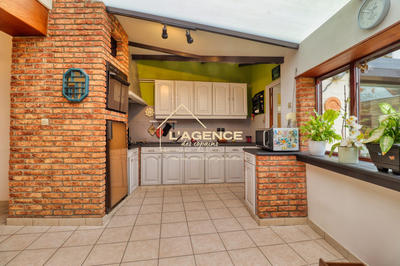 Maison - 178 m² - 8 pièces