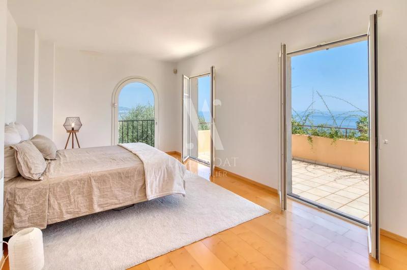 Villa - 400 m² - 6 pièces