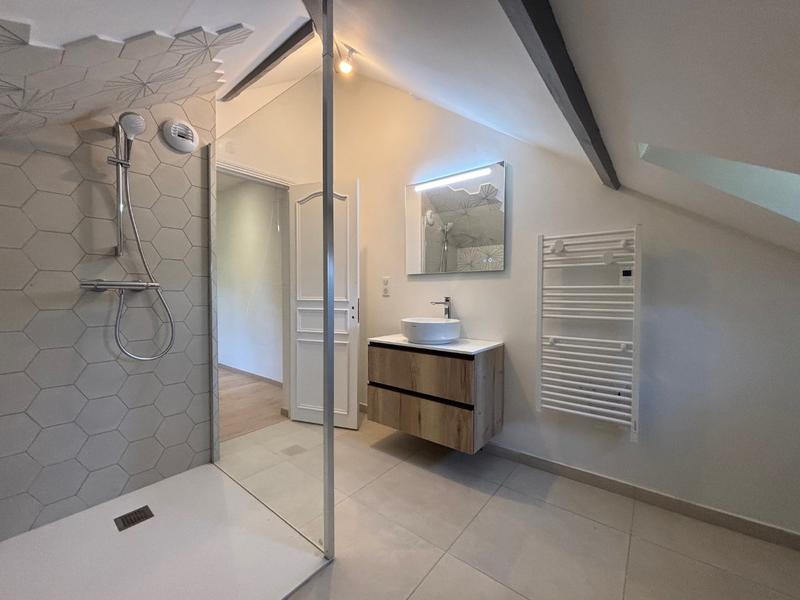 Maison - 340 m² - 12 pièces