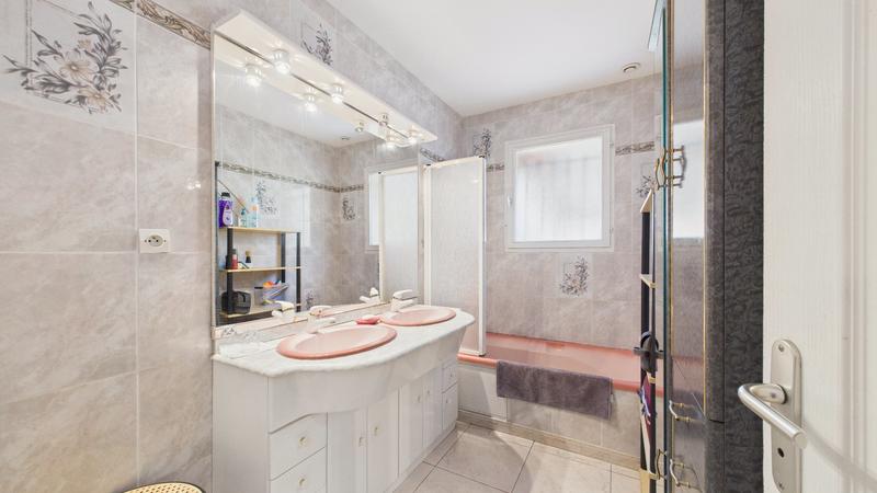 Maison - 107 m² - 5 pièces