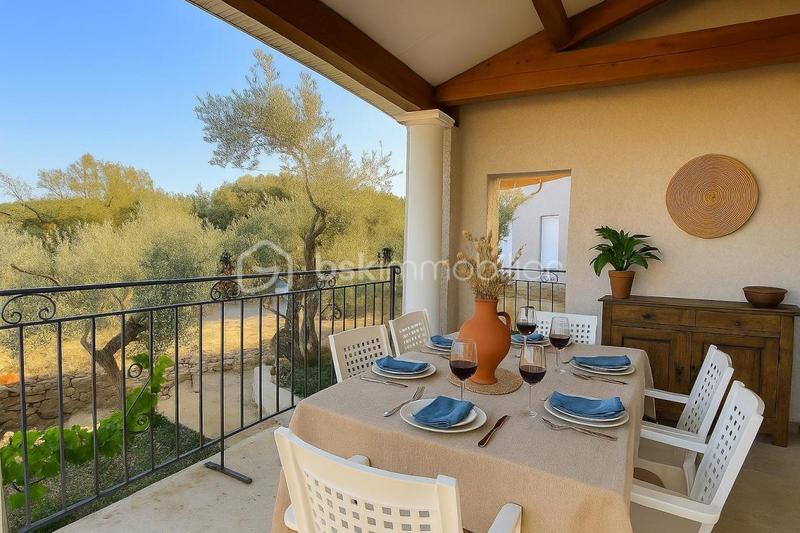 Demeure - 170 m² - 6 pièces