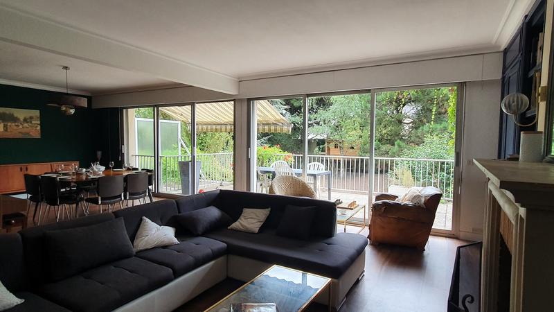 Maison - 270 m² - 8 pièces