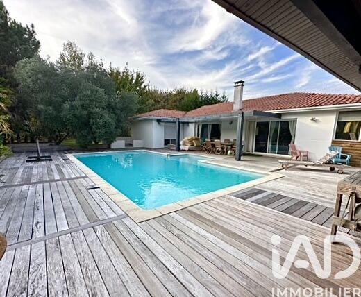 Maison - 270 m² - 8 pièces