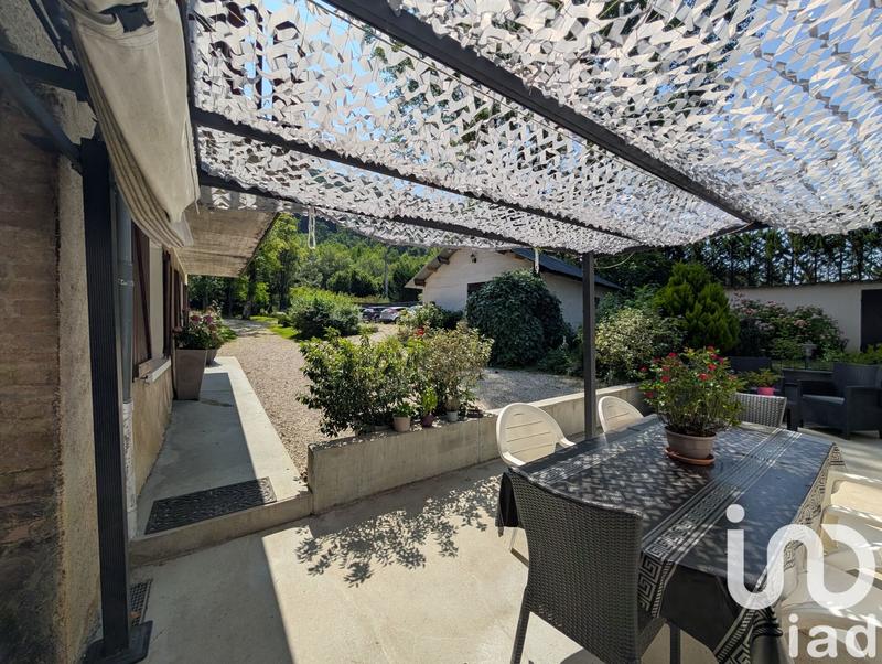 Maison - 184 m² - 9 pièces