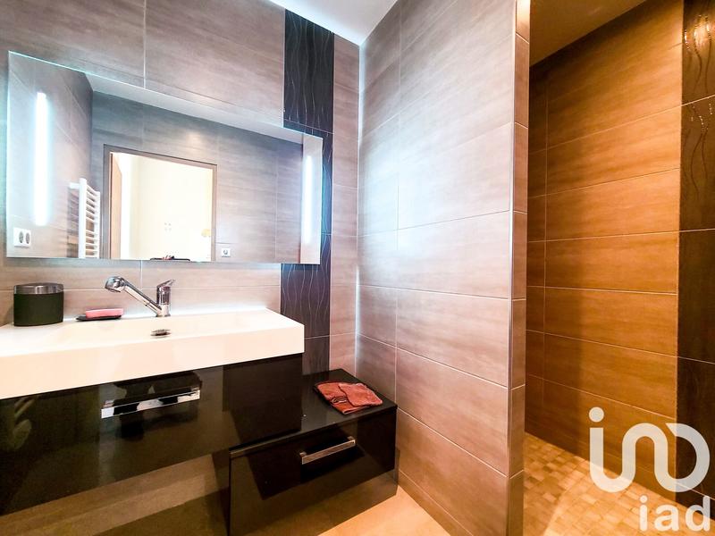 Maison - 284 m² - 10 pièces