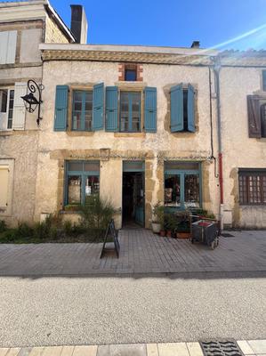 Maison - 232 m² - 8 pièces