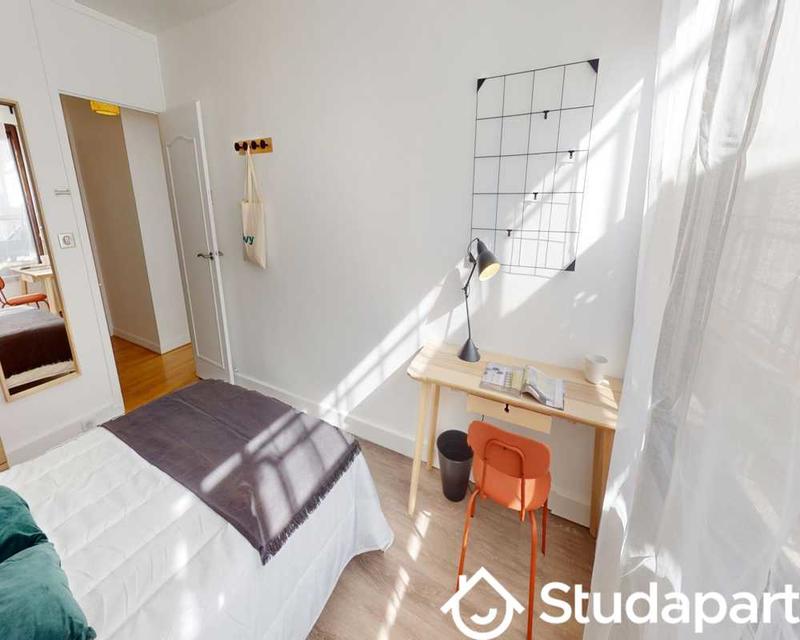 Chambre - 90 m² - 1 pièce