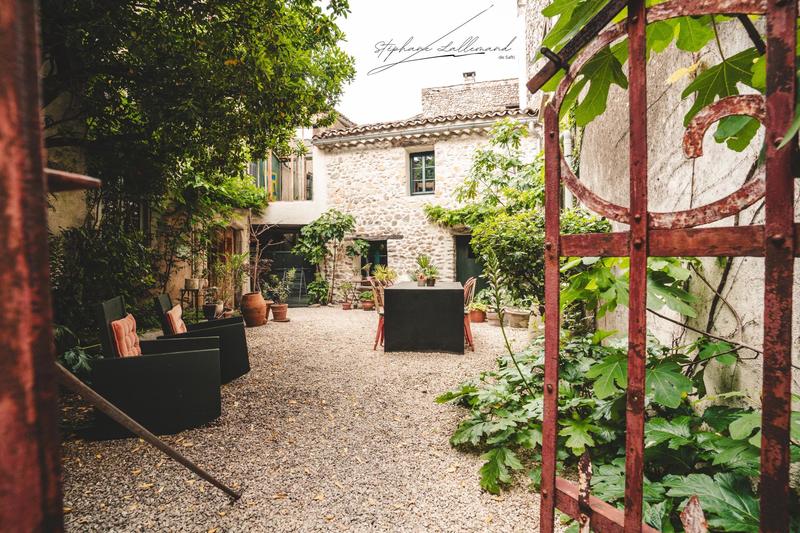 Maison - 459 m² - 16 pièces