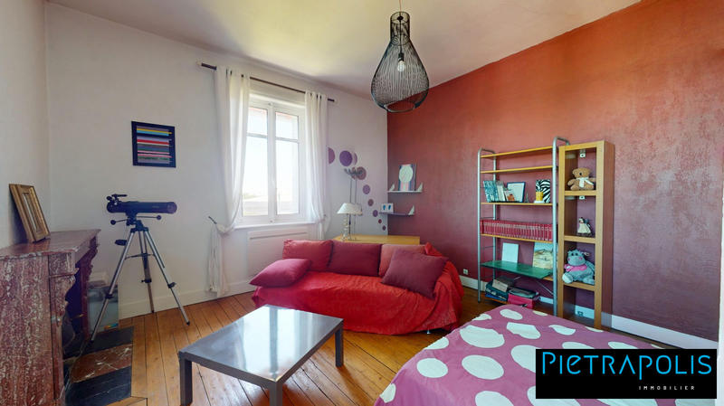 Maison - 251 m² - 9 pièces