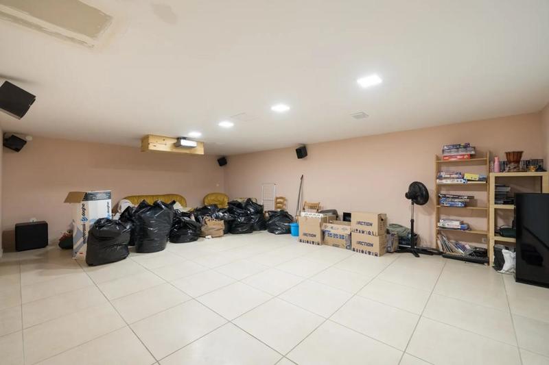 Villa - 260 m² - 10 pièces