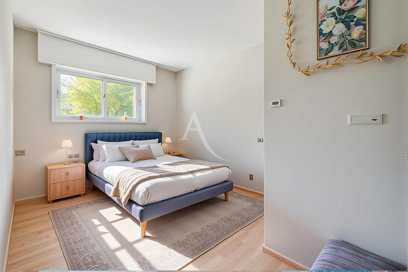 Maison - 220 m² - 8 pièces