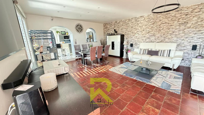 Maison - 93 m² - 4 pièces