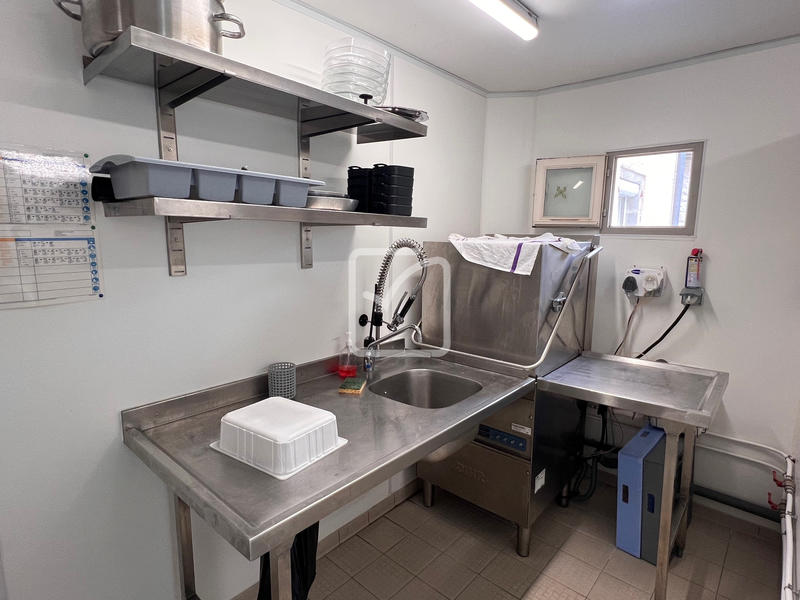 Maison - 418 m² - 20 pièces