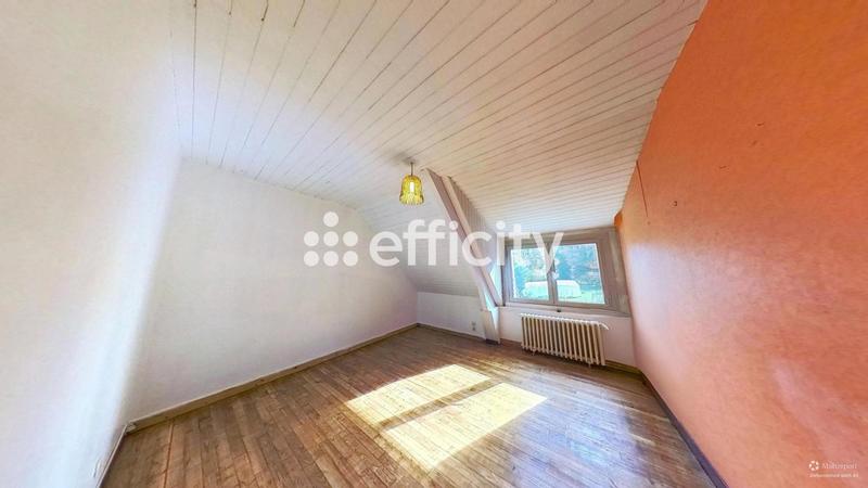 Maison - 99 m² - 6 pièces