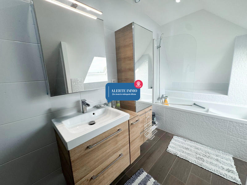 Maison - 180 m² - 5 pièces