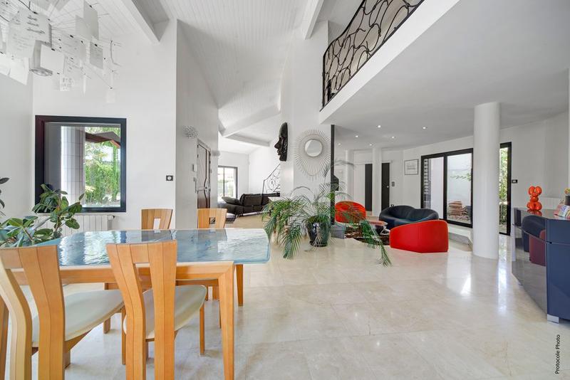 Maison d'architecte - 235 m² - 5 pièces