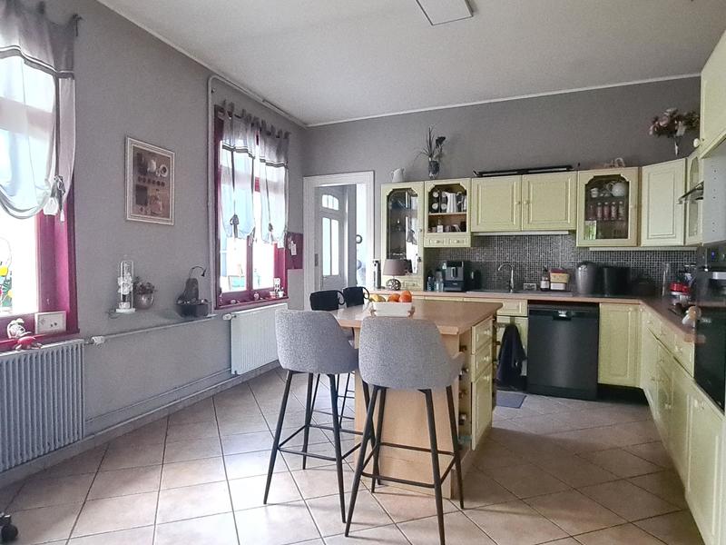 Maison - 212 m² - 6 pièces