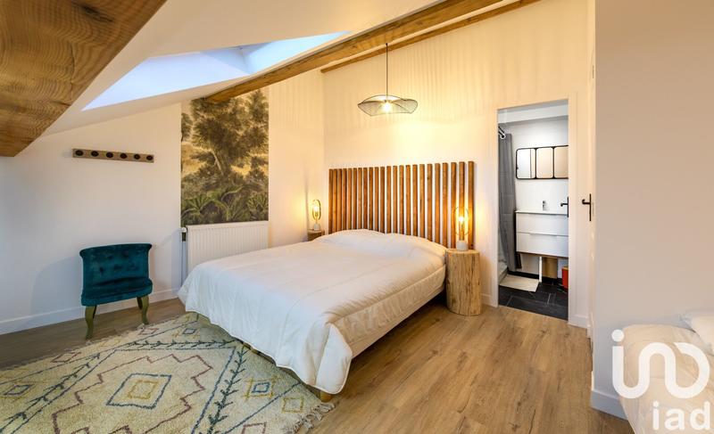 Maison - 250 m² - 12 pièces