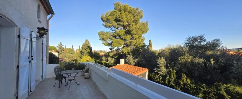 Villa - 215 m² - 12 pièces