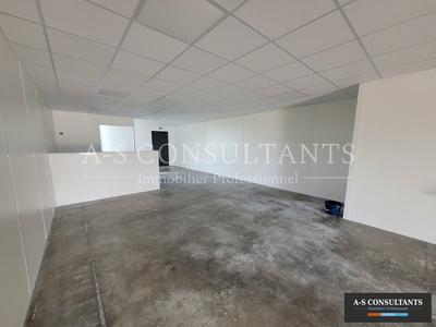 Local d'activité / Entrepôt - 290 m²