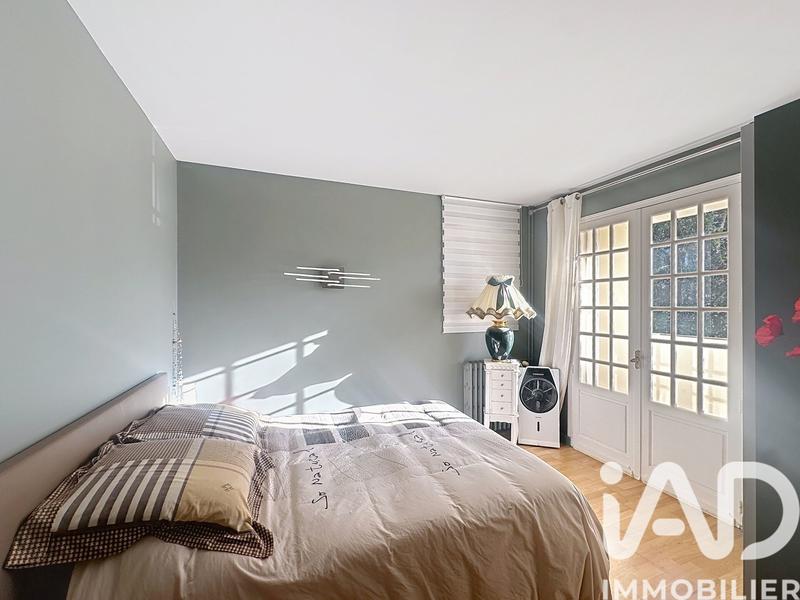 Maison - 218 m² - 6 pièces