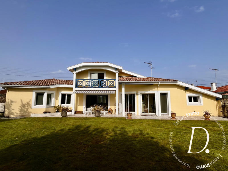 Maison - 142 m² - 6 pièces