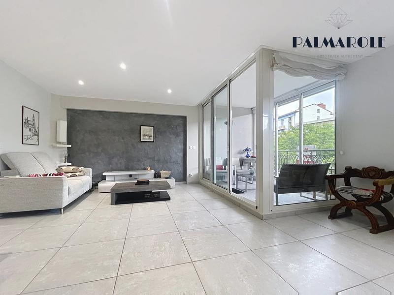 Appartement - 110 m² - 3 pièces