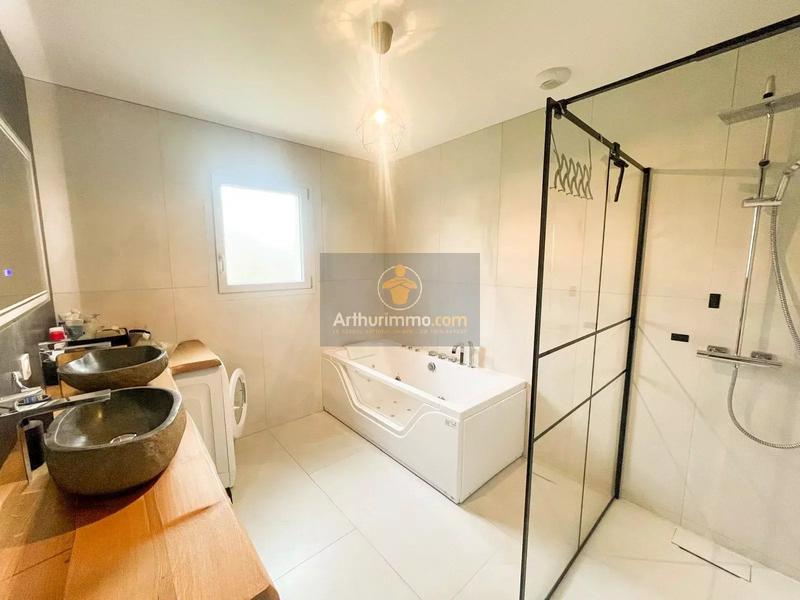 Maison - 118 m² - 5 pièces