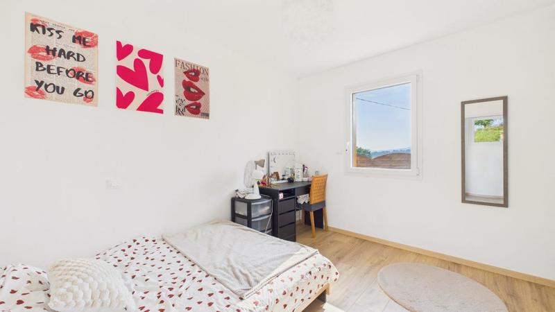 Maison - 95 m² - 4 pièces