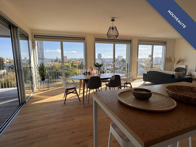 Loft - 125 m² - 4 pièces