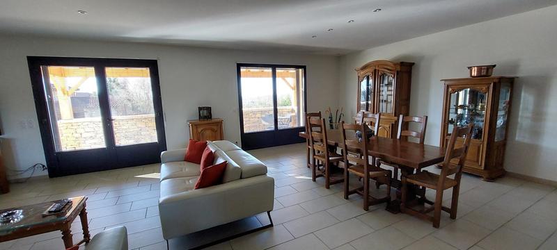 Maison - 220 m² - 6 pièces