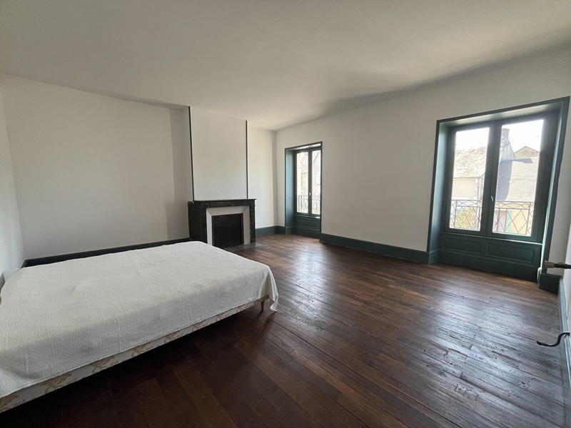 Demeure - 248 m² - 7 pièces