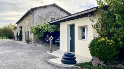 Maison - 240 m² - 6 pièces