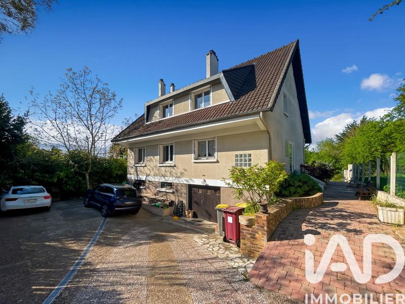 Maison - 200 m² - 8 pièces