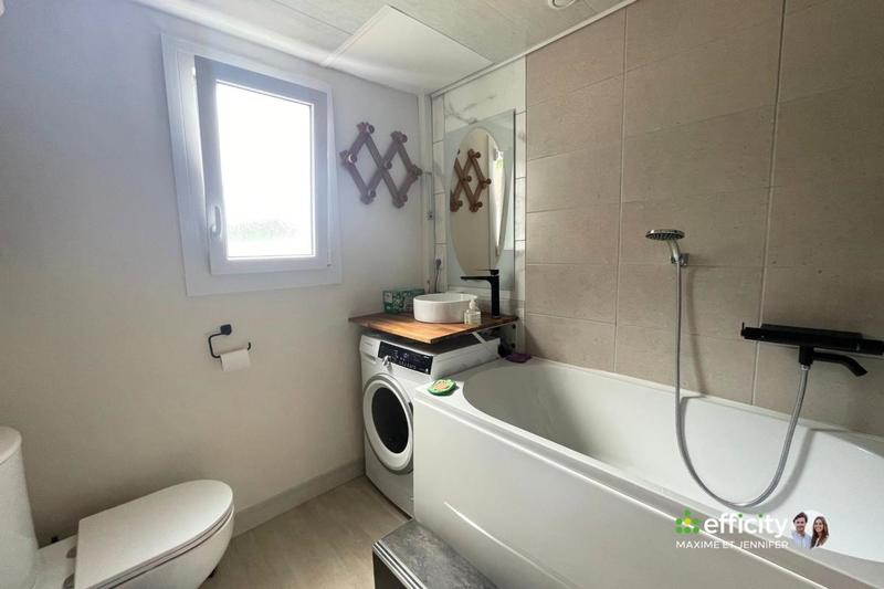 Maison - 92 m² - 5 pièces