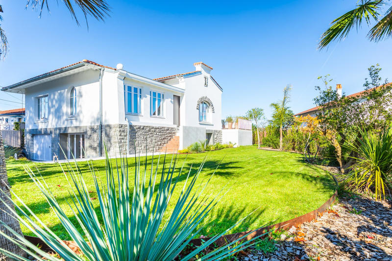 Maison - 187 m² - 7 pièces