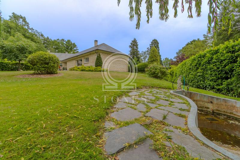 Maison contemporaine - 212 m² - 6 pièces