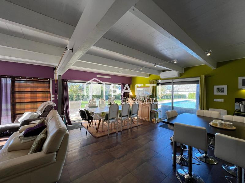 Maison - 178 m² - 10 pièces