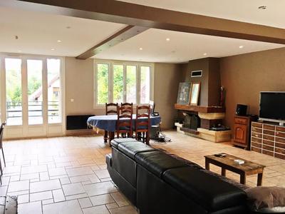 Villa - 215 m² - 5 pièces