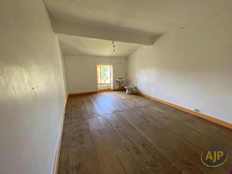 Maison - 420 m² - 8 pièces