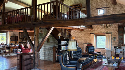 Maison - 357 m² - 10 pièces