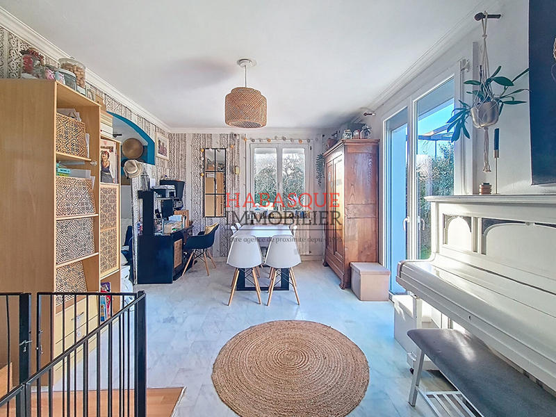 Maison - 102 m² - 7 pièces