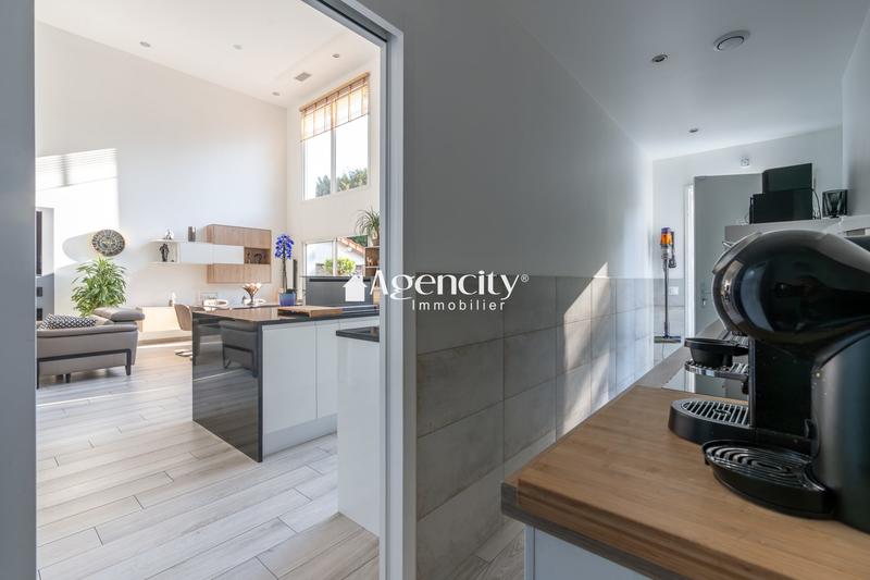 Maison - 200 m² - 8 pièces