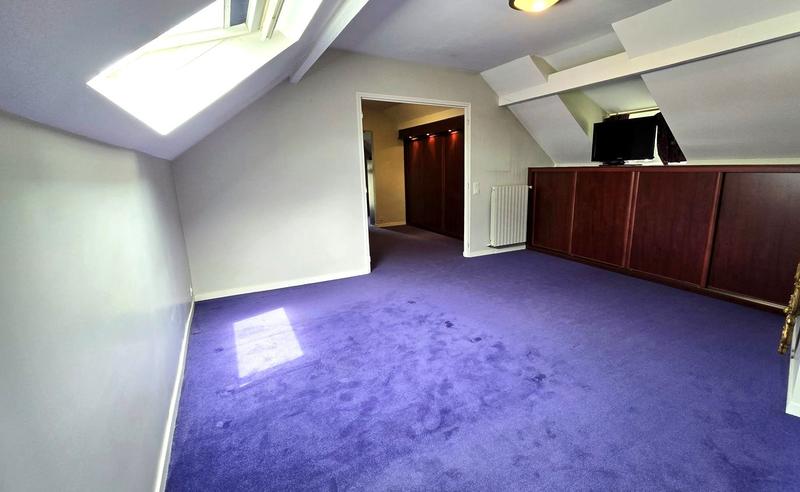 Maison - 384 m² - 11 pièces