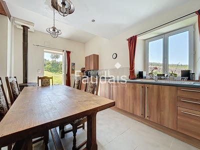 Propriété - 598 m² - 23 pièces